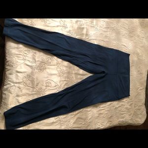 Lululemon size 8 blue align leggings